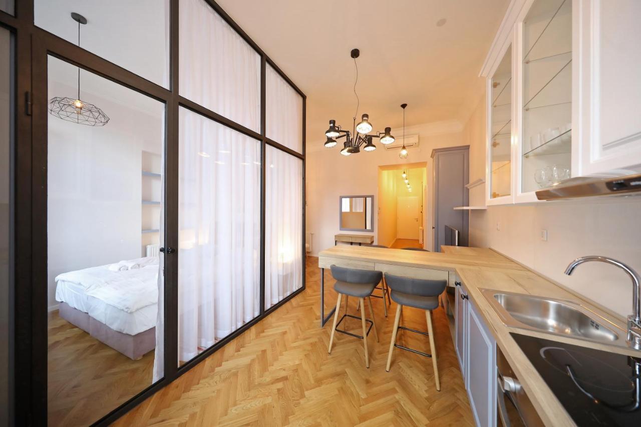 Stay Swanky Bed & Breakfast Zágráb Kültér fotó